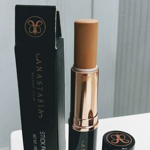 Stick Foundation in NATURAL